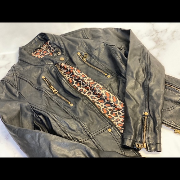 Letter jacket - Picture 2 of 2